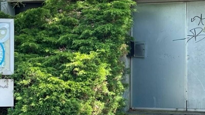 Bauplanung in Krefeld: Bezirksvertretung fordert Jugendzentrum an ehemaliger Linner Schule