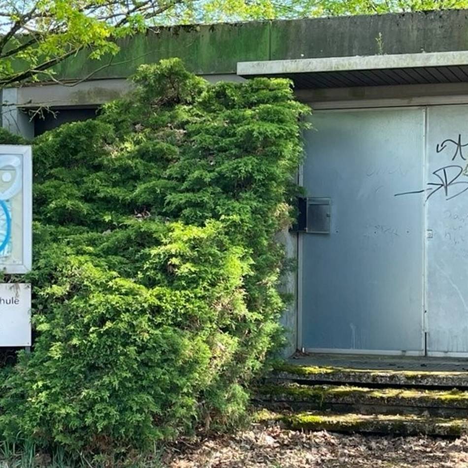Bauplanung in Krefeld: Bezirksvertretung fordert Jugendzentrum an ehemaliger Linner Schule