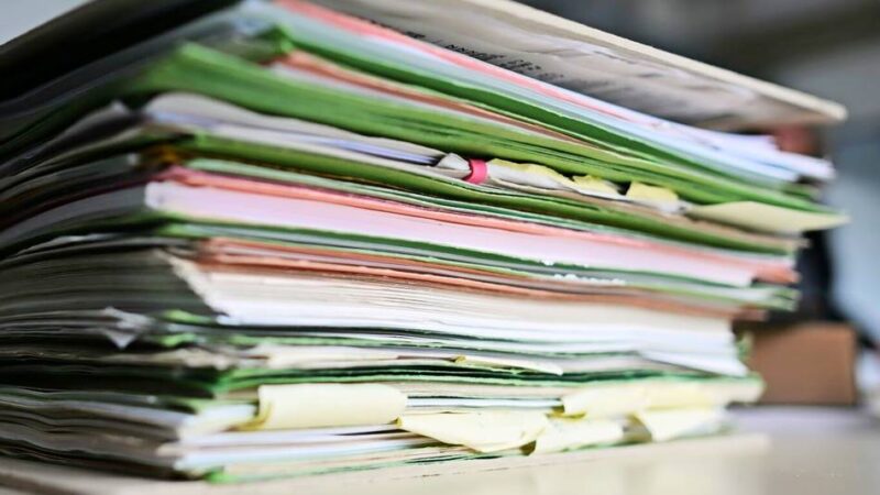 Der Leverkusener Oberbürgermeister und die Parkhaus-Affäre: Nicht gelesen, nichts gewusst