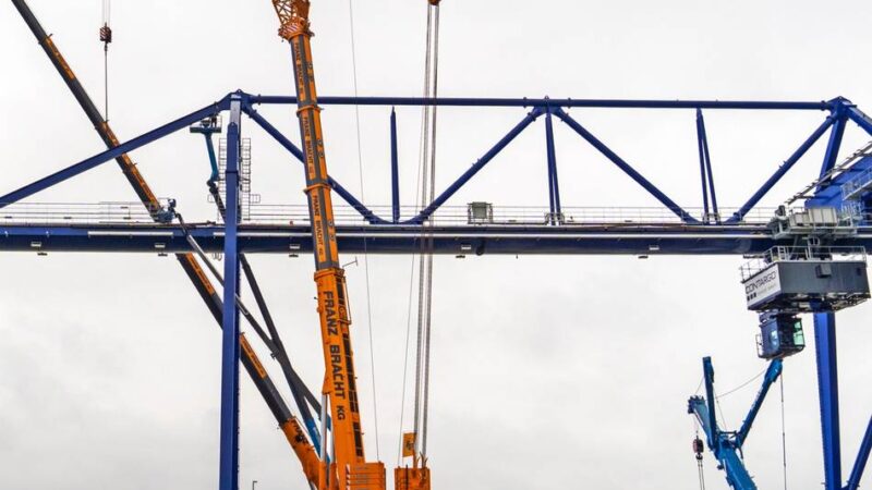 Port Emmerich: Hafen: Der Koloss steht