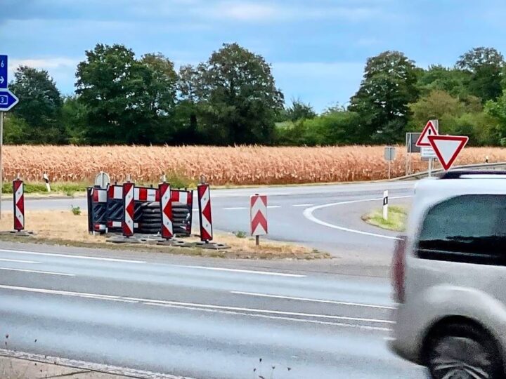 Baustelle an Autobahn und Bundesstraße: Anschlussstelle Rees: Baustelle ab Montag