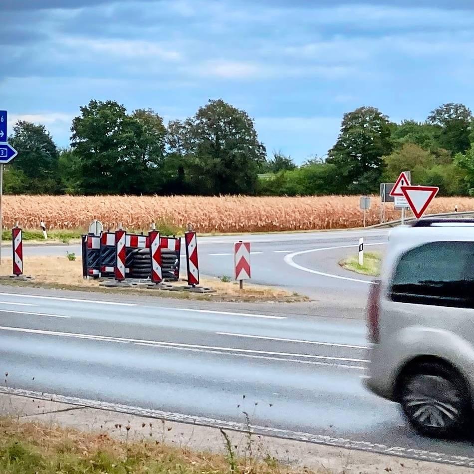 Baustelle an Autobahn und Bundesstraße: Anschlussstelle Rees: Baustelle ab Montag