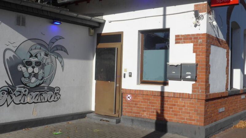 Staatsanwaltschaft ermittelt: Explosion an der Gaststätte im Rheinberger Bahnhofsgebäude