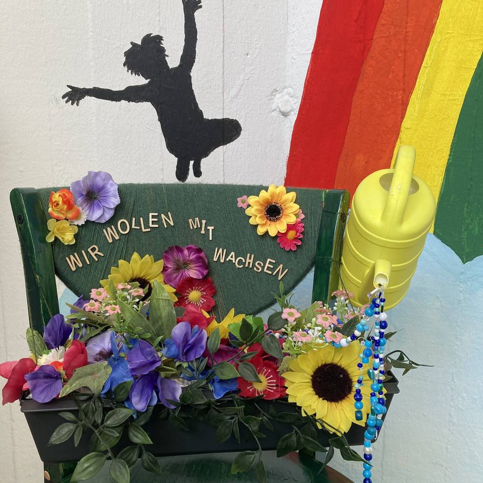 Stuhl steht im Mittelpunkt: Ausstellung zum Weltkindertag in Ratingen