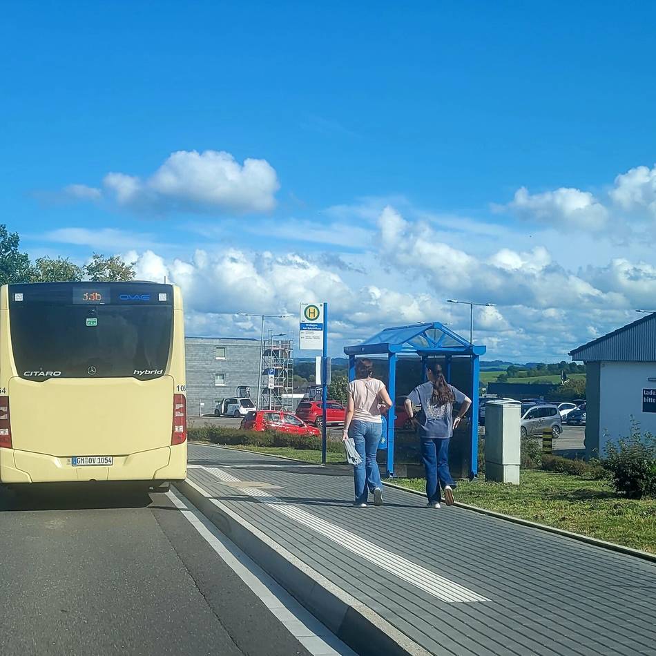 100-Prozent-Förderung für Hückeswagen: Vier Bushaltestellen barrierefrei umgestaltet – zum Nulltarif für die Stadt