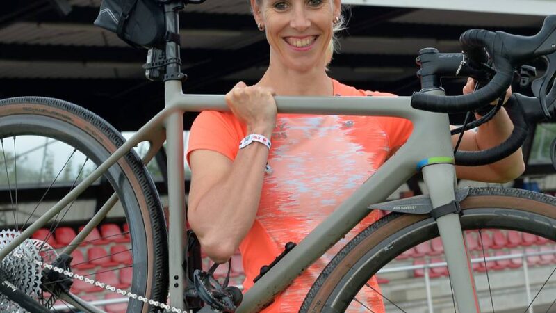 Mit Power aufs Podest: Triathletin Anne-Katrin Reinl qualifiziert sich souverän für die 70.3-WM 2026 in Nizza