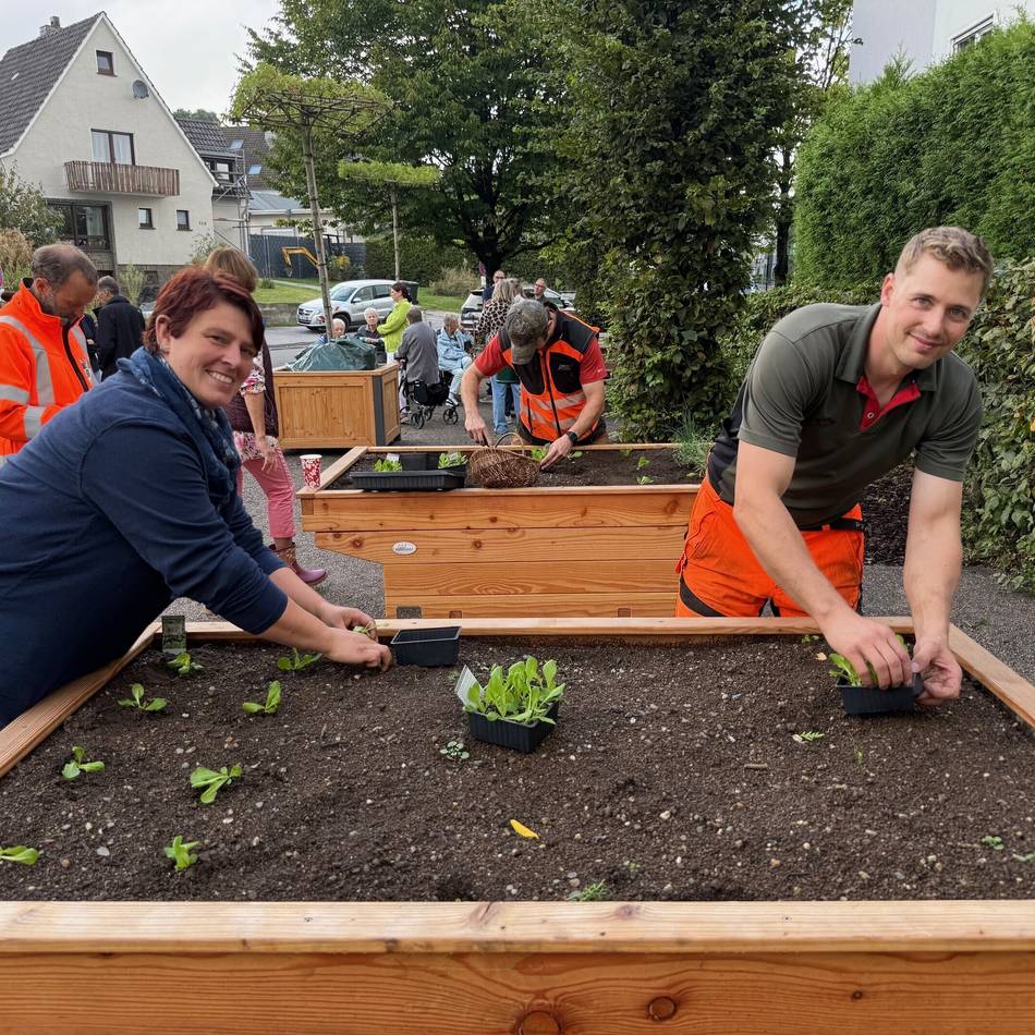 Eröffnung des Seniorengärtchens: Seniorenpark Dabringhausen lässt das Dorf erstrahlen
