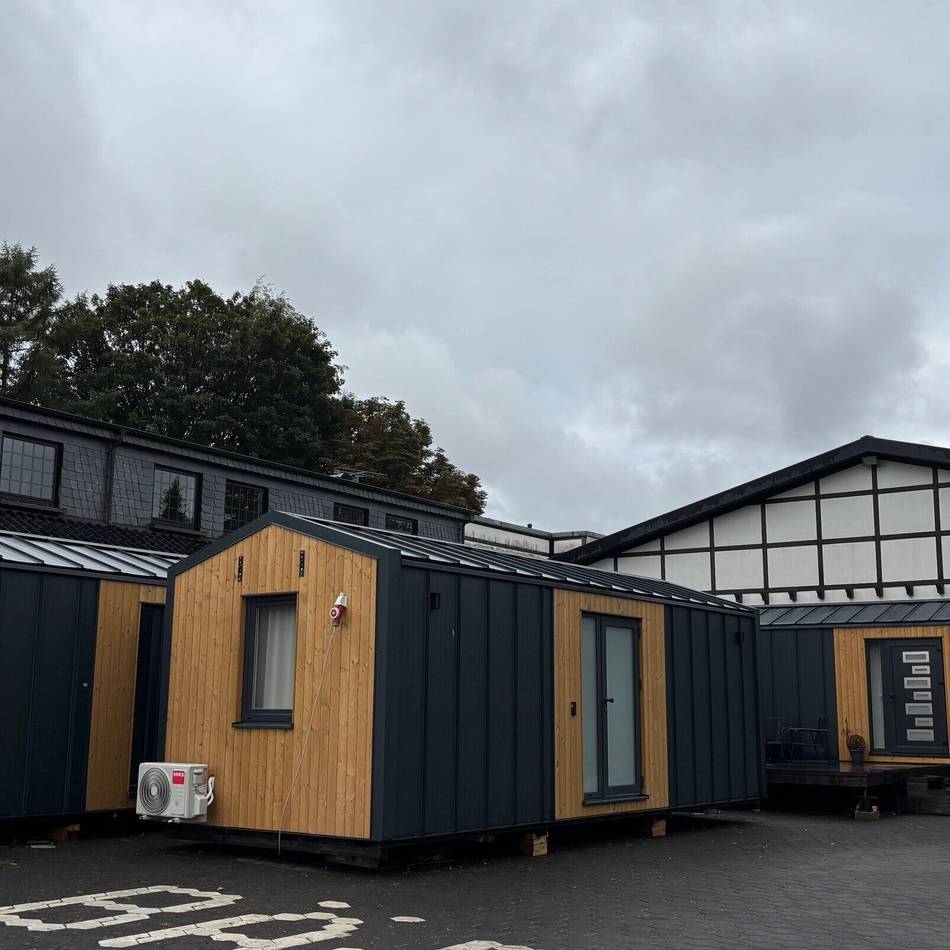 Häuser auf Ex-Bäro-Gelände in Leichlingen: Stadt geht gegen Tiny Houses in Wolfstall vor