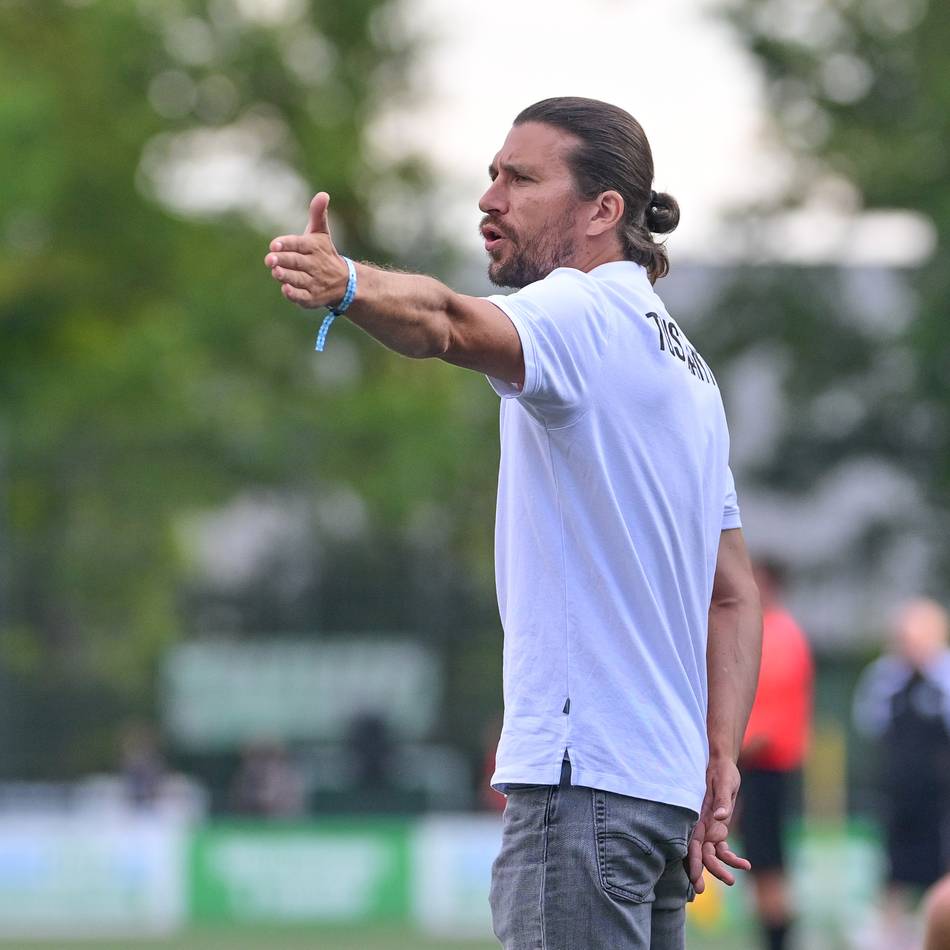 Am Sonntag beim TuS Stenern: So hat Trainer Marcel Zalewski auf den schlechten Start des TuS Xanten reagiert