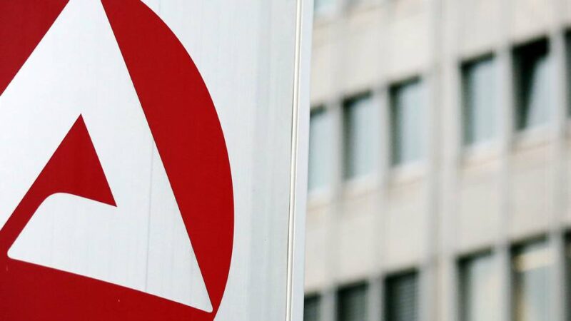Arbeitsmarkt im Rheinisch-Bergischen Kreis: Arbeitslosigkeit steigt saisonbedingt leicht an