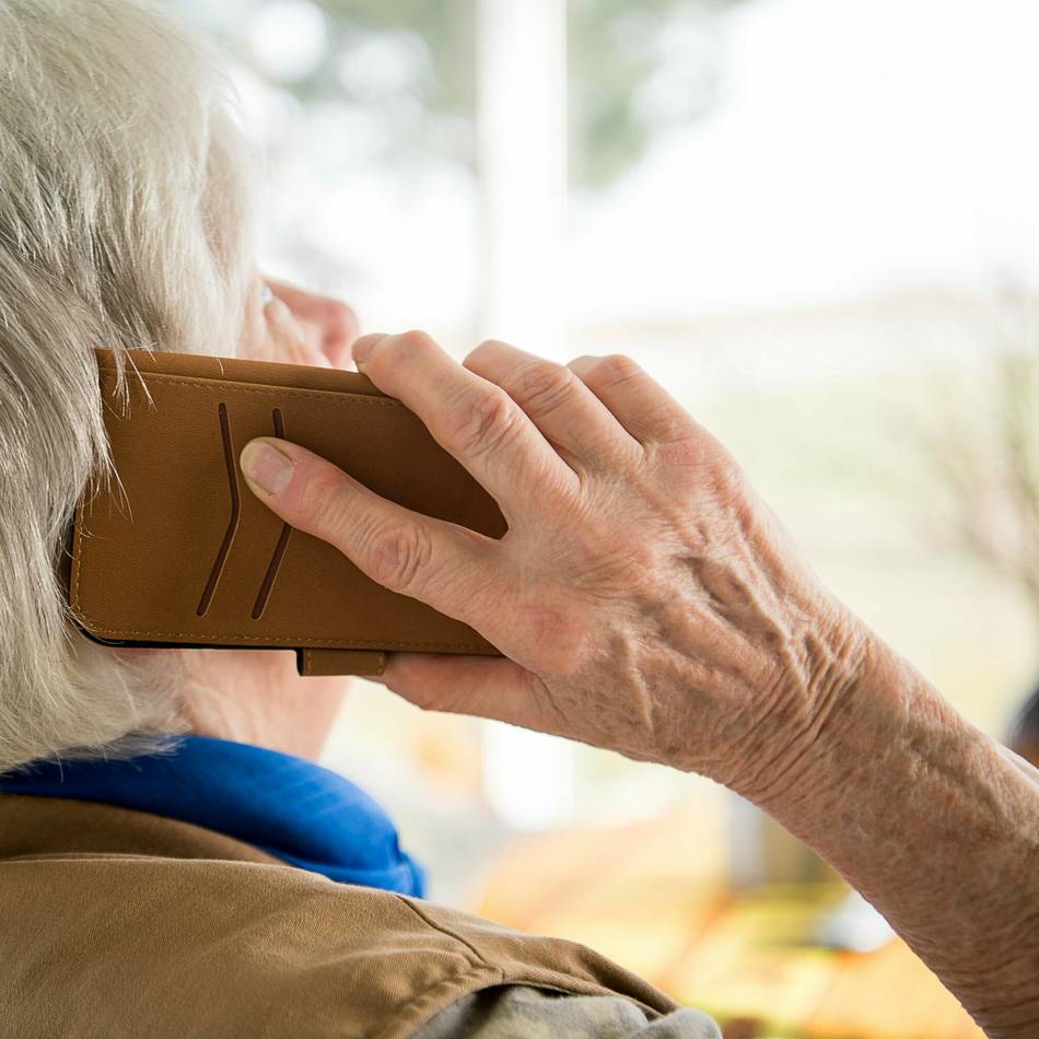 Polizei warnt vor Betrügern: Falsche Bankmitarbeiter betrügen Seniorin