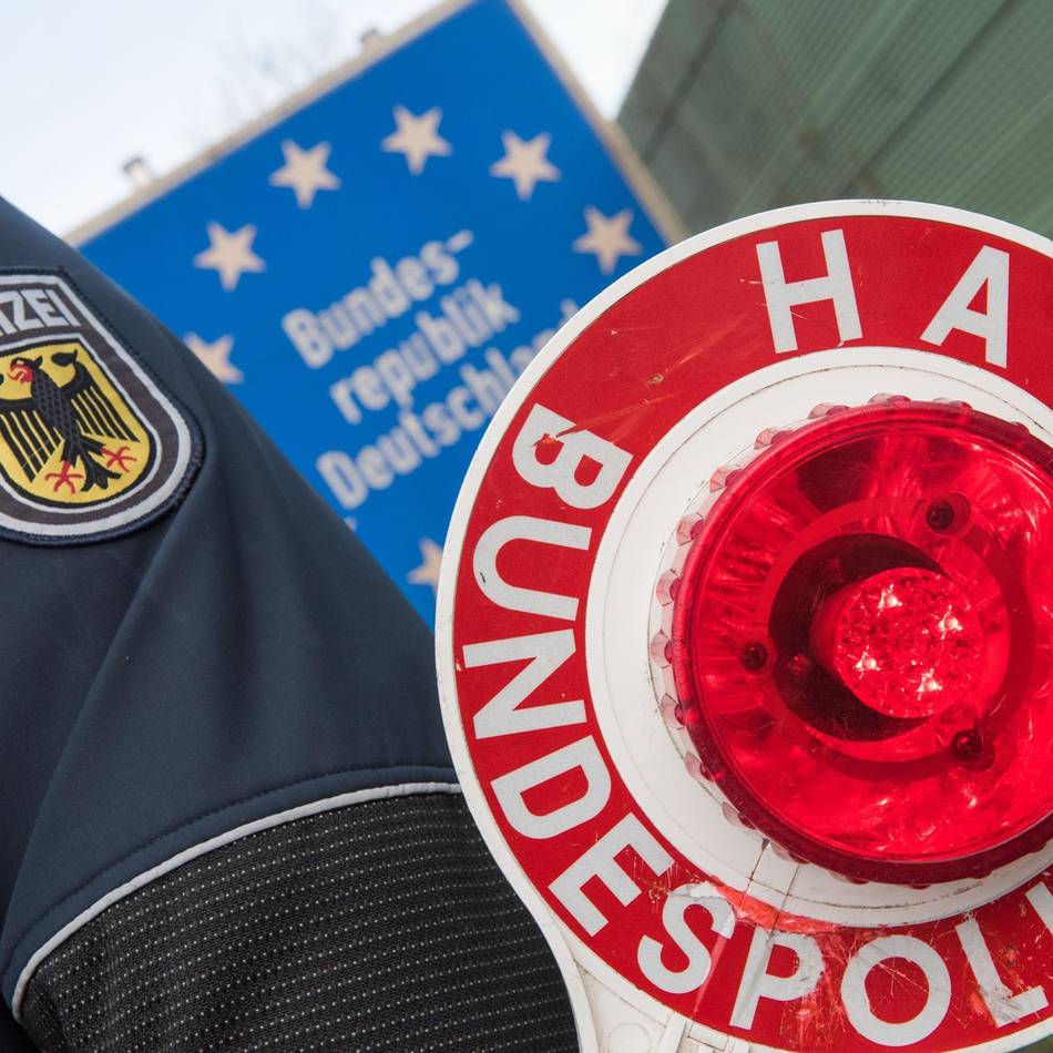 Grenzkontrolle an der A57: Rumäne mit offenem Haftbefehl erwischt – Bekannter zahlt Geldstrafe