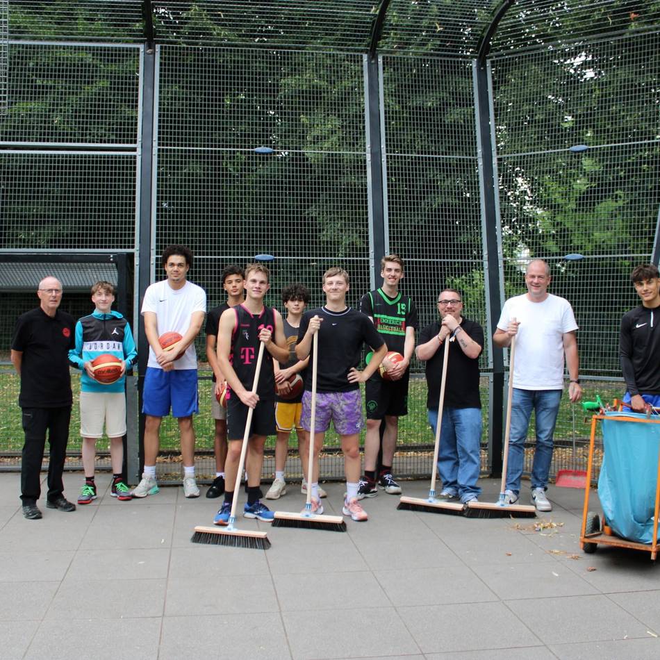 Emmerich: Basket im Trainingslager mit Testspiel in der Hansahalle