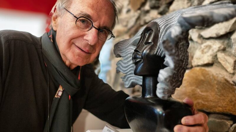 Ausstellung in Langenfeld: „Mit Steinen im Gespräch“ – Bildhauerkunst aus Zimbabwe in der Wasserburg