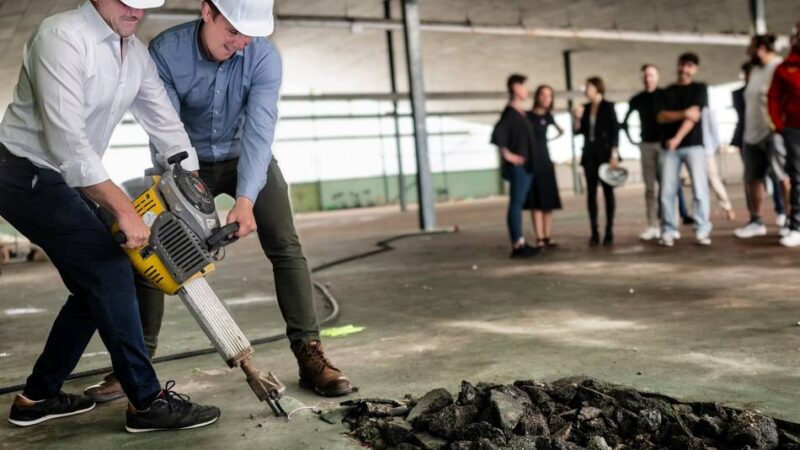 Robert-Bosch-Straße in Monheim: Abriss der Paintballhalle macht Weg für Haus der Hilfsorganisationen frei