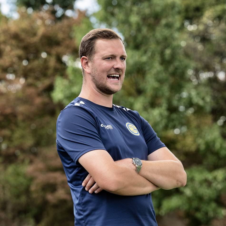 Neuer Coach der U15: Das ist der Hüne hinter dem Nachwuchs von Ratingen 04/19
