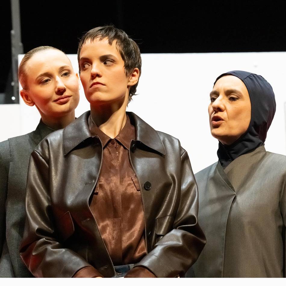 Matinee am Theater Krefeld: Premiere eines bedrückenden Stücks zu Autokratien