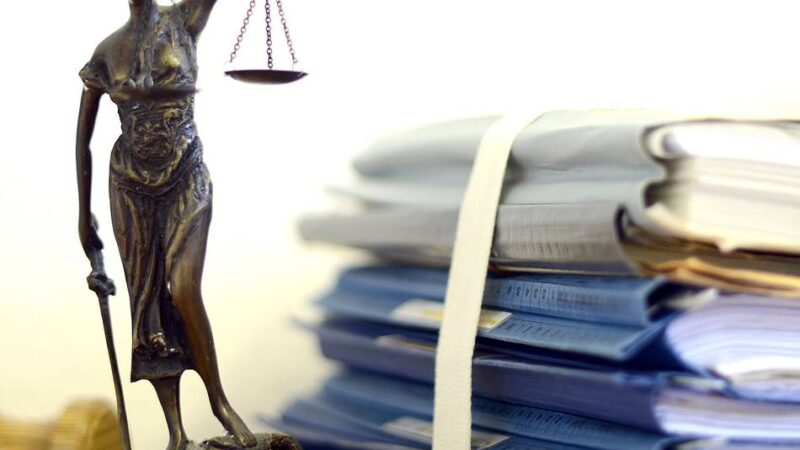 Leverkusener Fall vor Gericht: Säumiger Drogen-Kunde erhält Schläge mit dem Teleskop-Stock