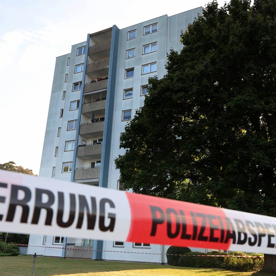 Hochhaus abgeriegelt: Mordkommission ermittelt nach Messer-Attacke in Grevenbroich
