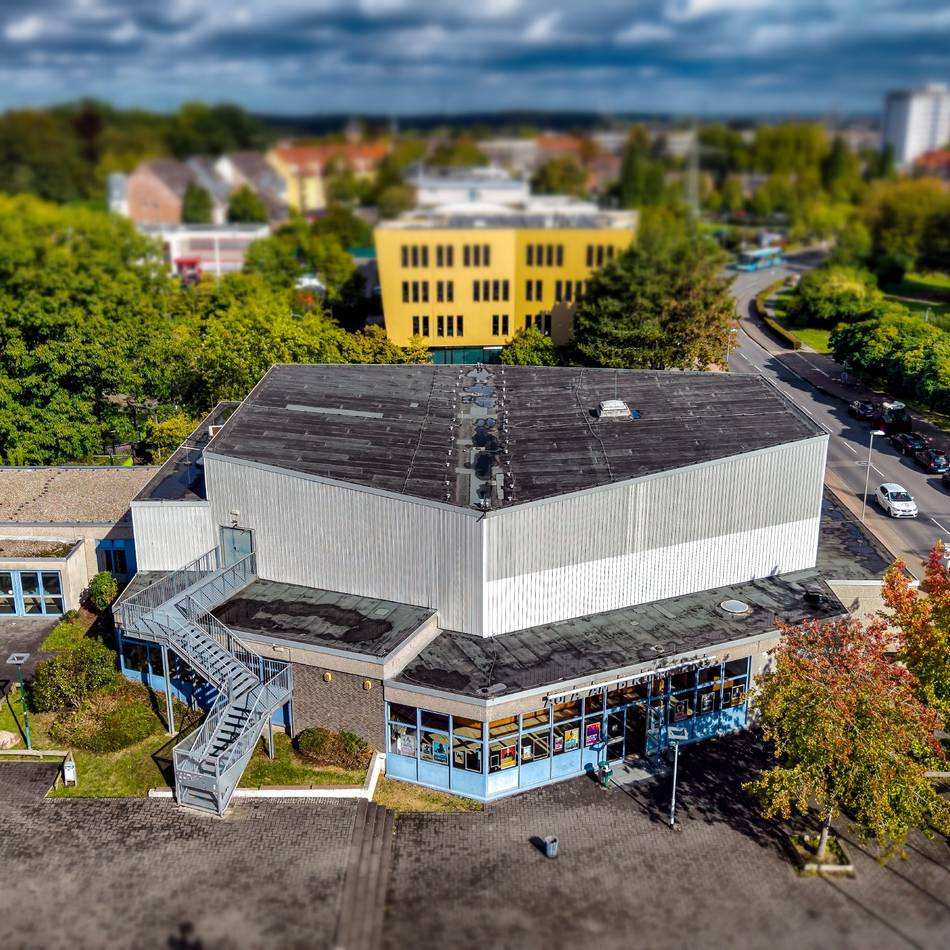 Monheimer Gymnasium: Abrissbirne rückt zur Aula am Berliner Ring an