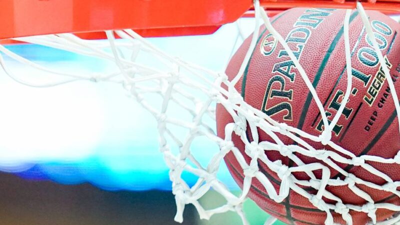 Auf den Spuren des Weltmeisters: Absenkbare Basketballkörbe für den TBW-Nachwuchs