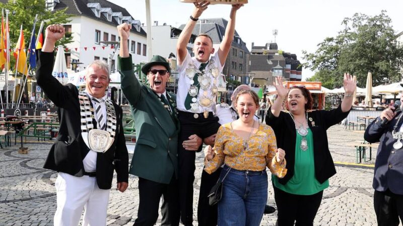 Stadtschützenfest in Mönchengladbach: Rico Lehmann ist der jüngste Bezirkskönig aller Zeiten