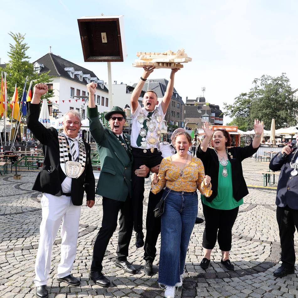 Stadtschützenfest in Mönchengladbach: Rico Lehmann ist der jüngste Bezirkskönig aller Zeiten