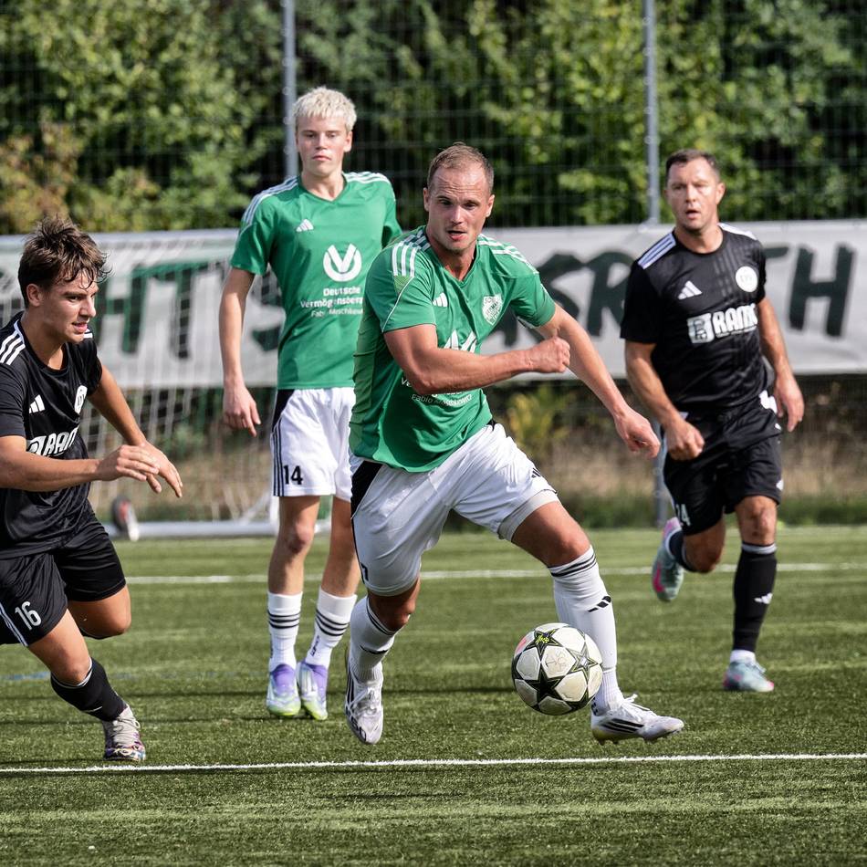 Sieg in der Fußball-Bezirksliga: Der SC Reusrath belohnt sich spät für seine Mühen