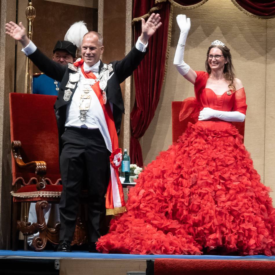 Krönungsball 2025 in Neuss: Ein Kleid wird zum Ereignis
