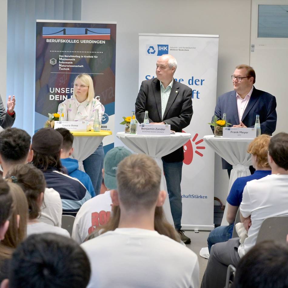 Kommunalwahl 2025 in Krefeld: OB-Kandidaten stellen sich Fragen von Auszubildenden