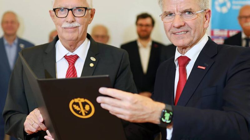 Ehrung für 26 Jahre Zusammenarbeit im Kreis Mettmann: Das Handwerk verabschiedet sich von Landrat Hendele