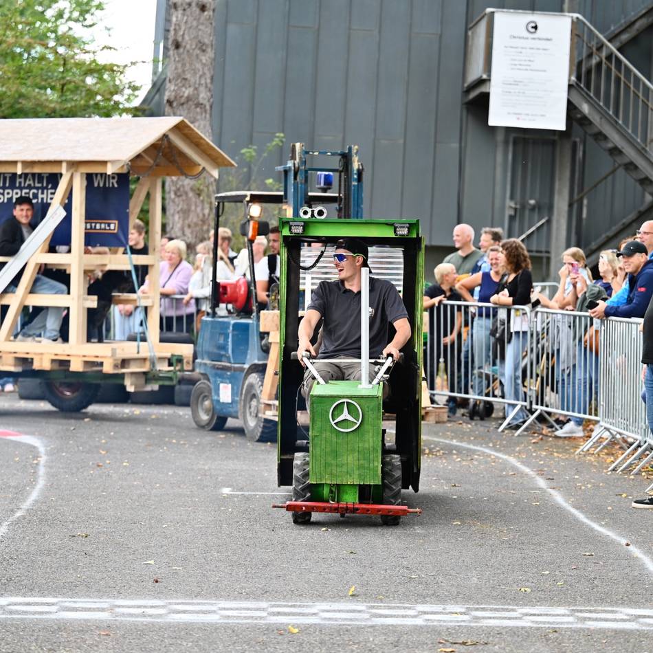 Jugendbildungsstätte in Radevormwald: Erfolgreiches Palettenrennen zum Sommerfest