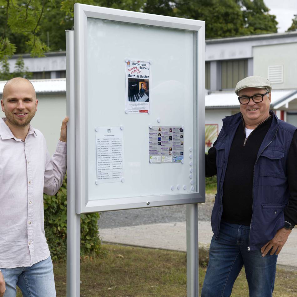 Dank Leader-Förderung: Budberger Bürgerverein stellt vier neue Schaukästen auf