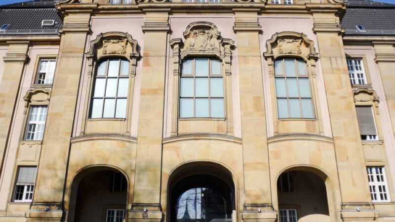 Über 260.000 Euro Schaden: Betrug mit Küchen? 33-Jähriger aus Grevenbroich vor Gericht