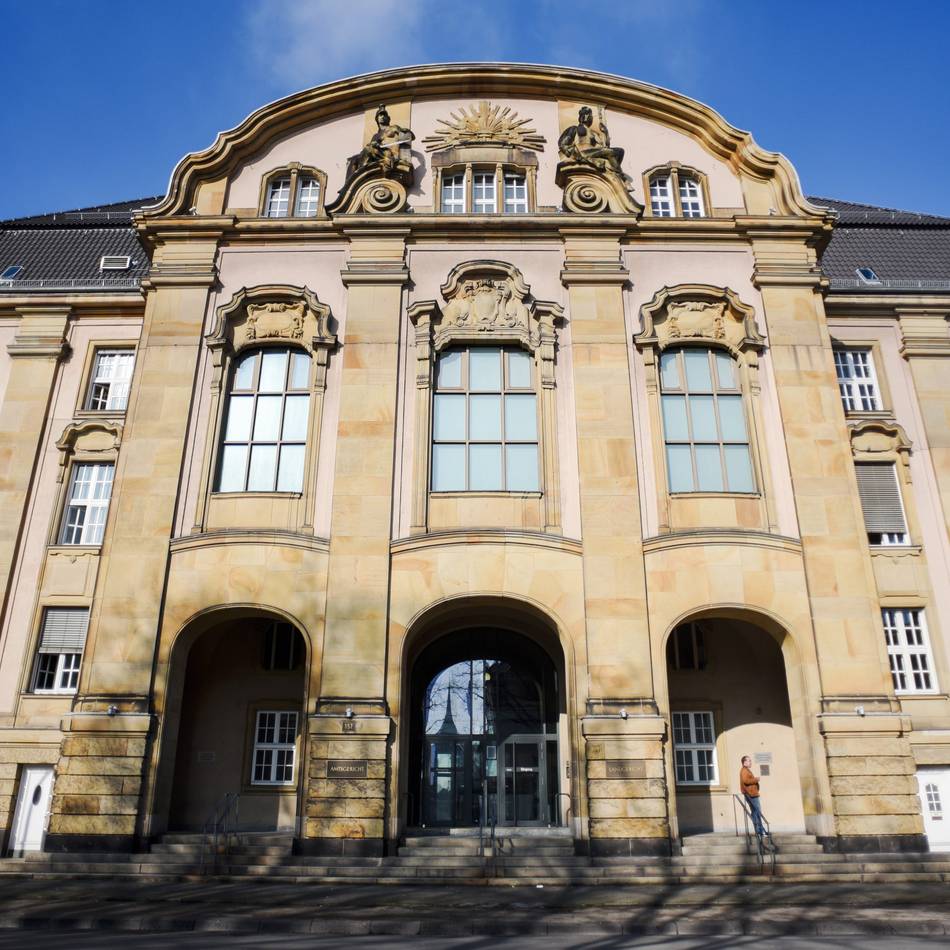 Über 260.000 Euro Schaden: Betrug mit Küchen? 33-Jähriger aus Grevenbroich vor Gericht