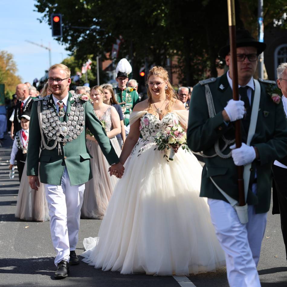 Schützenfest 2025 in Grevenbroich: Schützen feiern mit Extra-Marschblock zum Stadtjubiläum