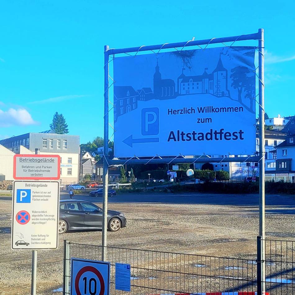 Infos zum Hückeswagener Traditonsfest: Altstadtfest – Sperrungen, Parken, Kindertrödel