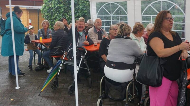 Freundeskreis lud ein: Sommerfest bringt Nachbarn in Baumberg zusammen