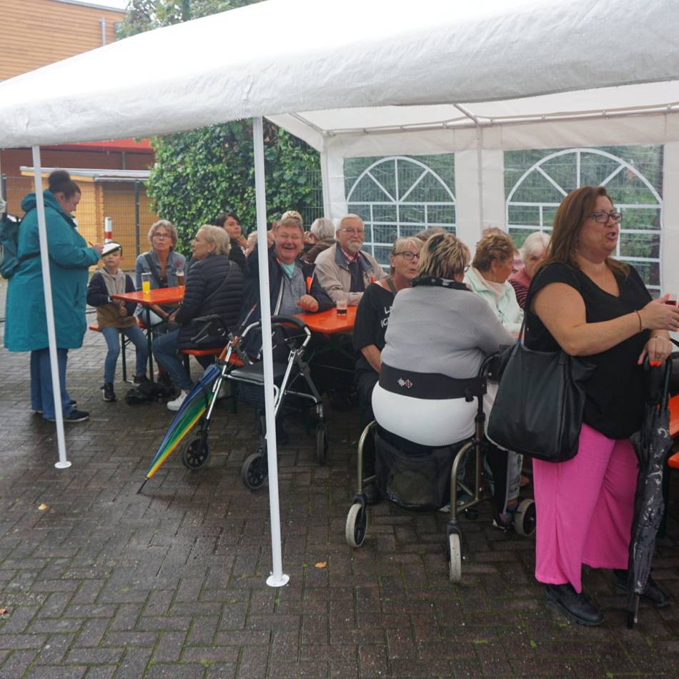 Freundeskreis lud ein: Sommerfest bringt Nachbarn in Baumberg zusammen
