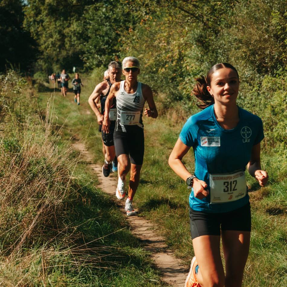 Laufevent in Krefeld: Seidenraupen-Cross mit heißem Lauf über drei Berge