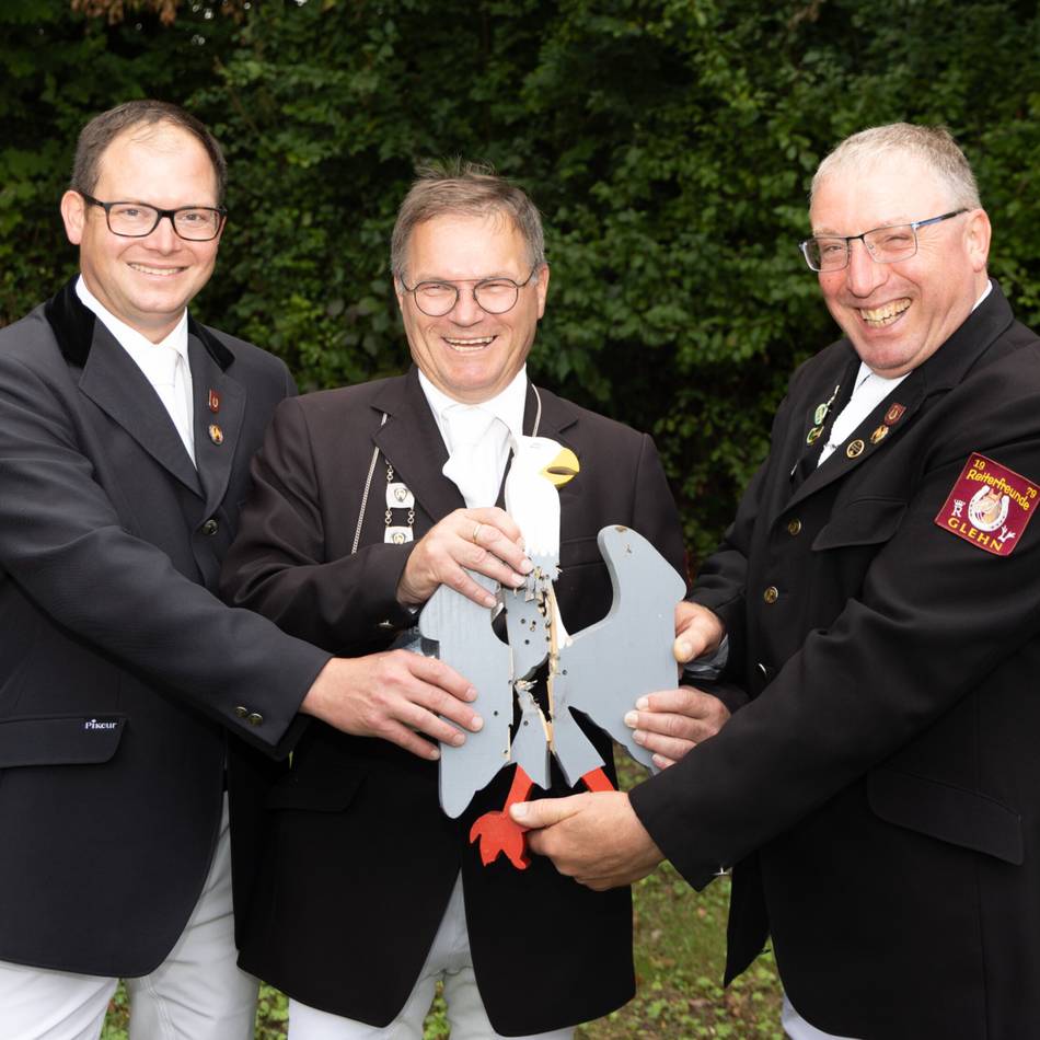 Neuer Schützenkönig in Korschenbroich-Glehn: Mit dem 67. Schuss holte Klaus Lohe den Vogel runter