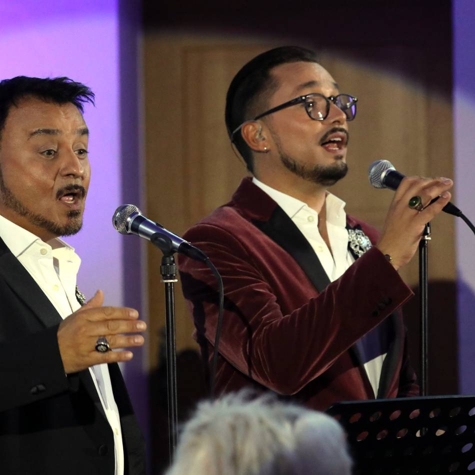 Auf Einladung vom Musik- und Literaturkreis Alpen: „Tenöre4you“ sorgen für volle Kirche und bezaubern mit Mitsing-Konzert