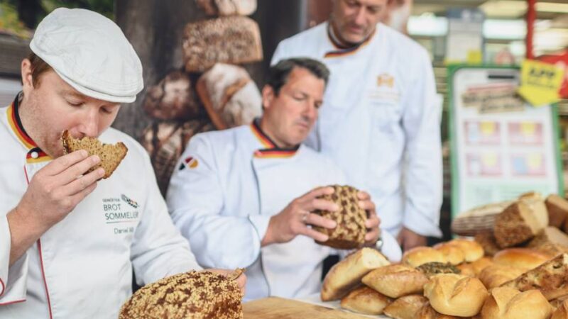 Prüfung des Deutschen Brotinstitutes: 40 Brote an einem Tag – Sommelier Daniel Milz testete Backwaren aus dem Kreis Kleve
