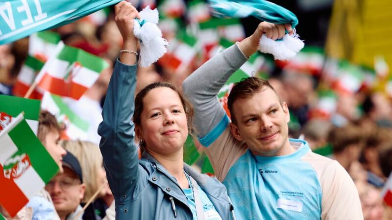 Ausbildungsjahr 2025 hat begonnen: Finanzamt begrüßt neue Azubis in Fußballstadion