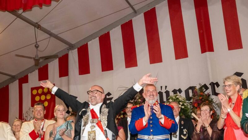Überraschung im Neusser Festzelt: Sirtaki beim Jägerball zum Abschluss der Regentschaft