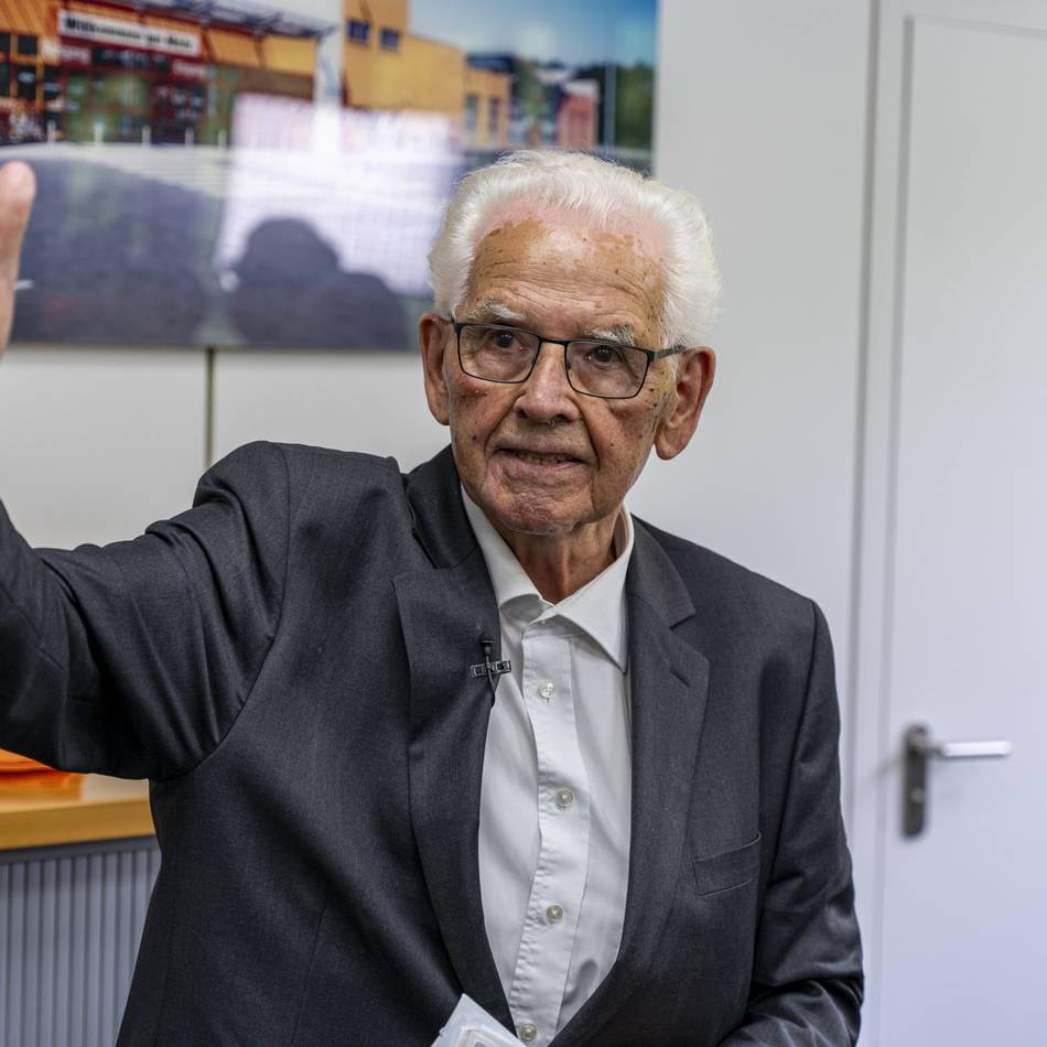 Manfred Maus aus Wermelskirchen: 90-jähriger „Obi“-Gründer für sein Lebenswerk geehrt