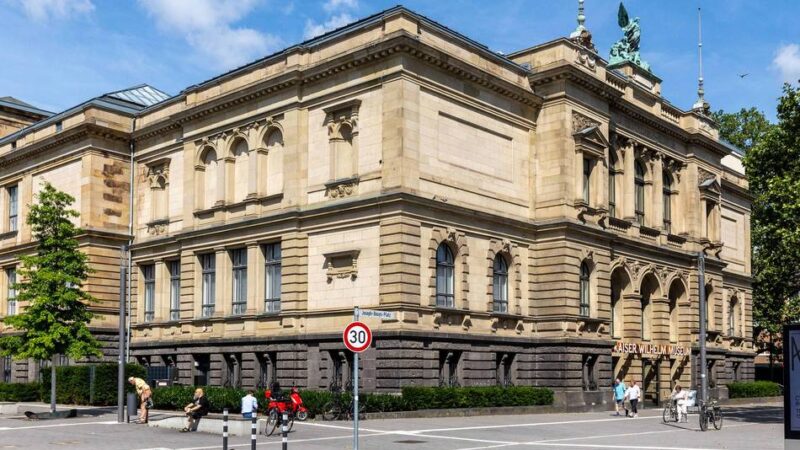 Linke laden zu Diskussionsveranstaltung ein: Teurer Streit um Krefelder Mondrian-Gemälde