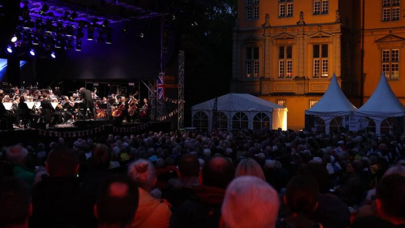 Niederrheinische Sinfoniker: Ein Hauch von „Night of the Proms“ bei der Sommermusik Schloss Rheydt