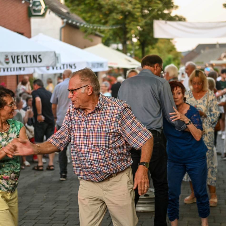 Brunnenfest in Veert: Feiermeile rund um den Martinsbrunnen