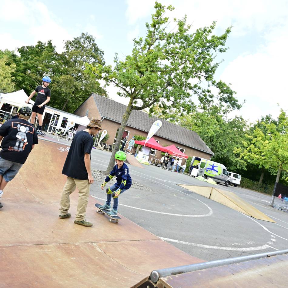 „Skate & Create Festival“ in Korschenbroich: Skaten und Graffiti-Sprühen – für einen Tag erlaubt auf dem Schulhof